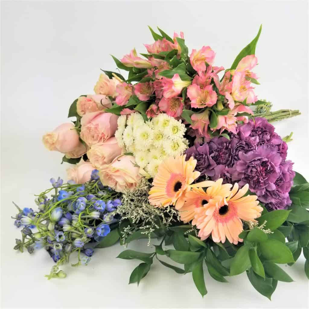Soft Surrounding Standard Mix Wholesale Bulk Flowers Cascade Floral