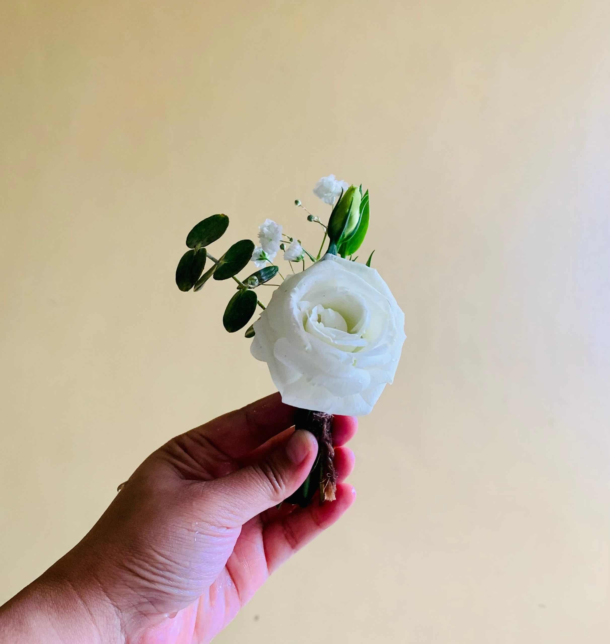 How to Make a Corsage in 5 Easy Steps - Cascade Floral Wholesale