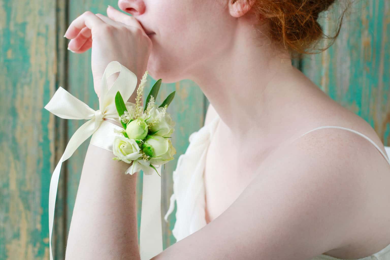 How to Make a Corsage in 5 Easy Steps Cascade Floral Wholesale